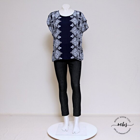 Ava Christine Blue Paisley Scoop Neck Short Sleeve Blouse - Picture 2 of 9
